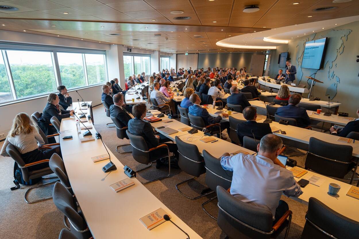 Een blik op de plenaire zaal tijdens Touch Dutch Base